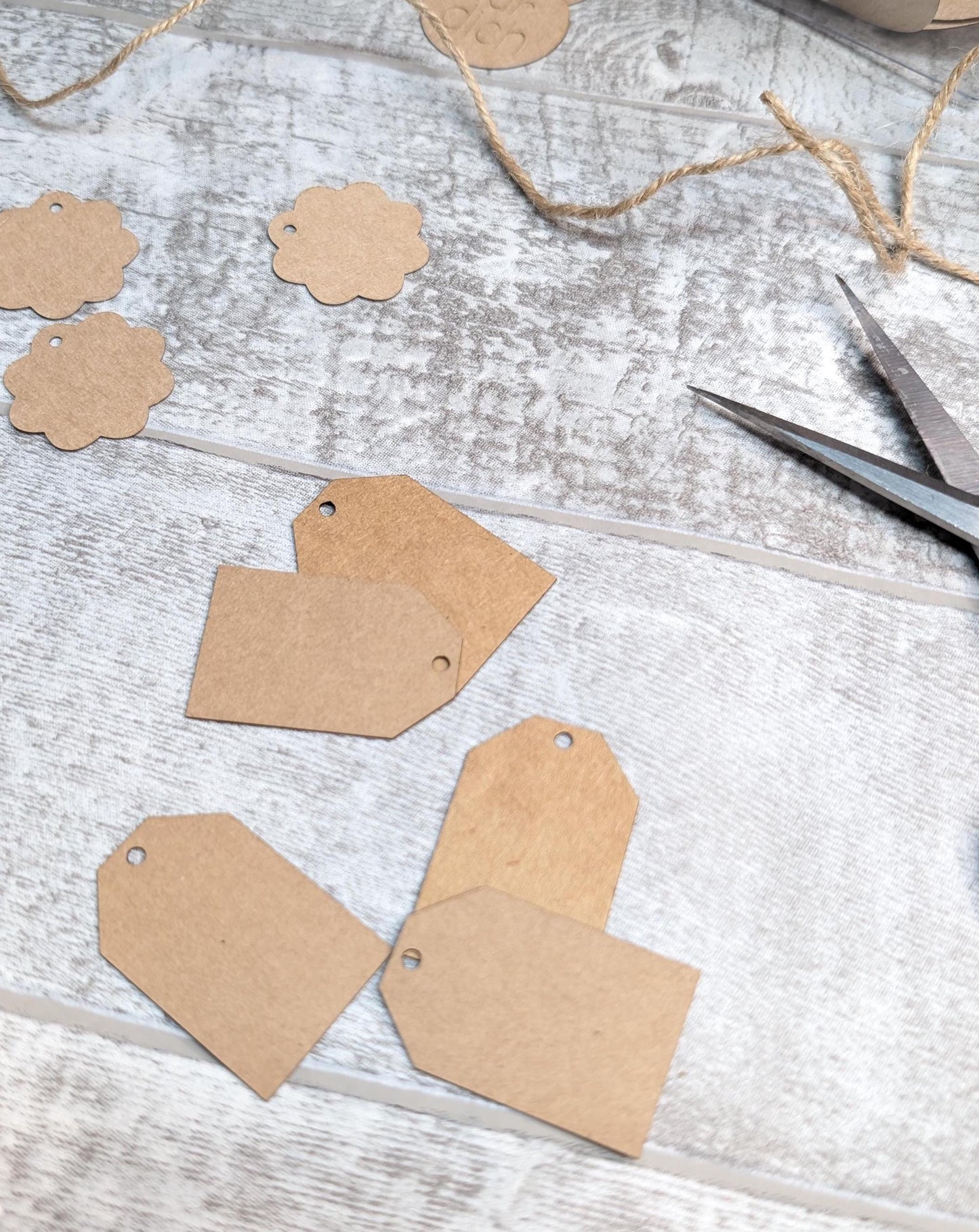 Etikett * Kraftpapier * Anhänger * rund - Blume - erzählt - Wimpel * verschiedene Motive