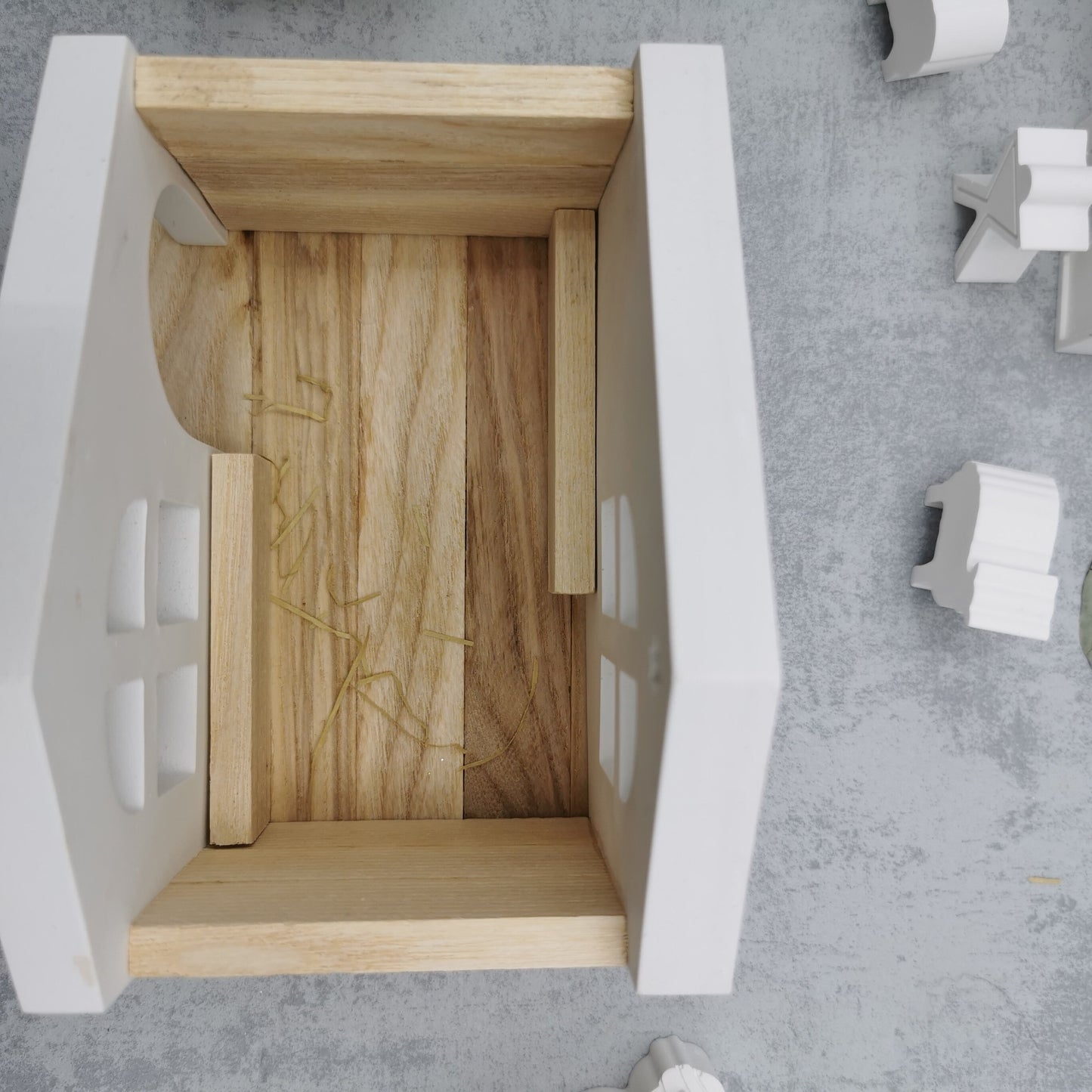 Weihnachtskrippe - skandiZauber - große Krippe mit Stall und vielen Figuren