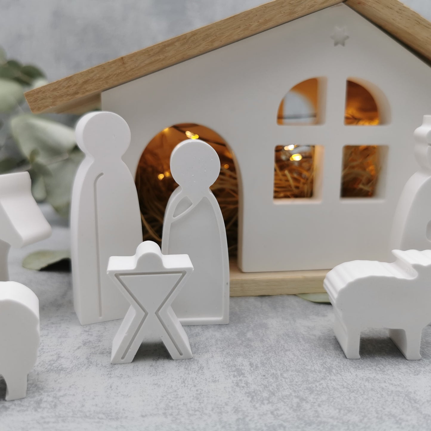 Weihnachtskrippe - skandiZauber - große Krippe mit Stall und vielen Figuren