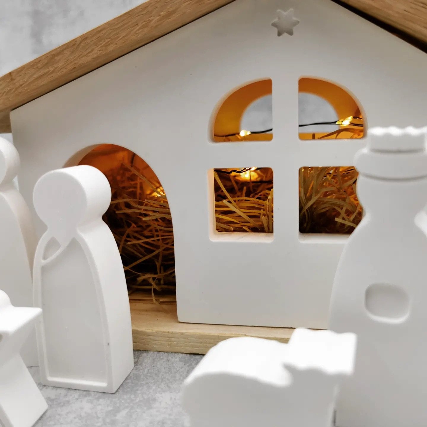 Weihnachtskrippe - skandiZauber - große Krippe mit Stall und vielen Figuren