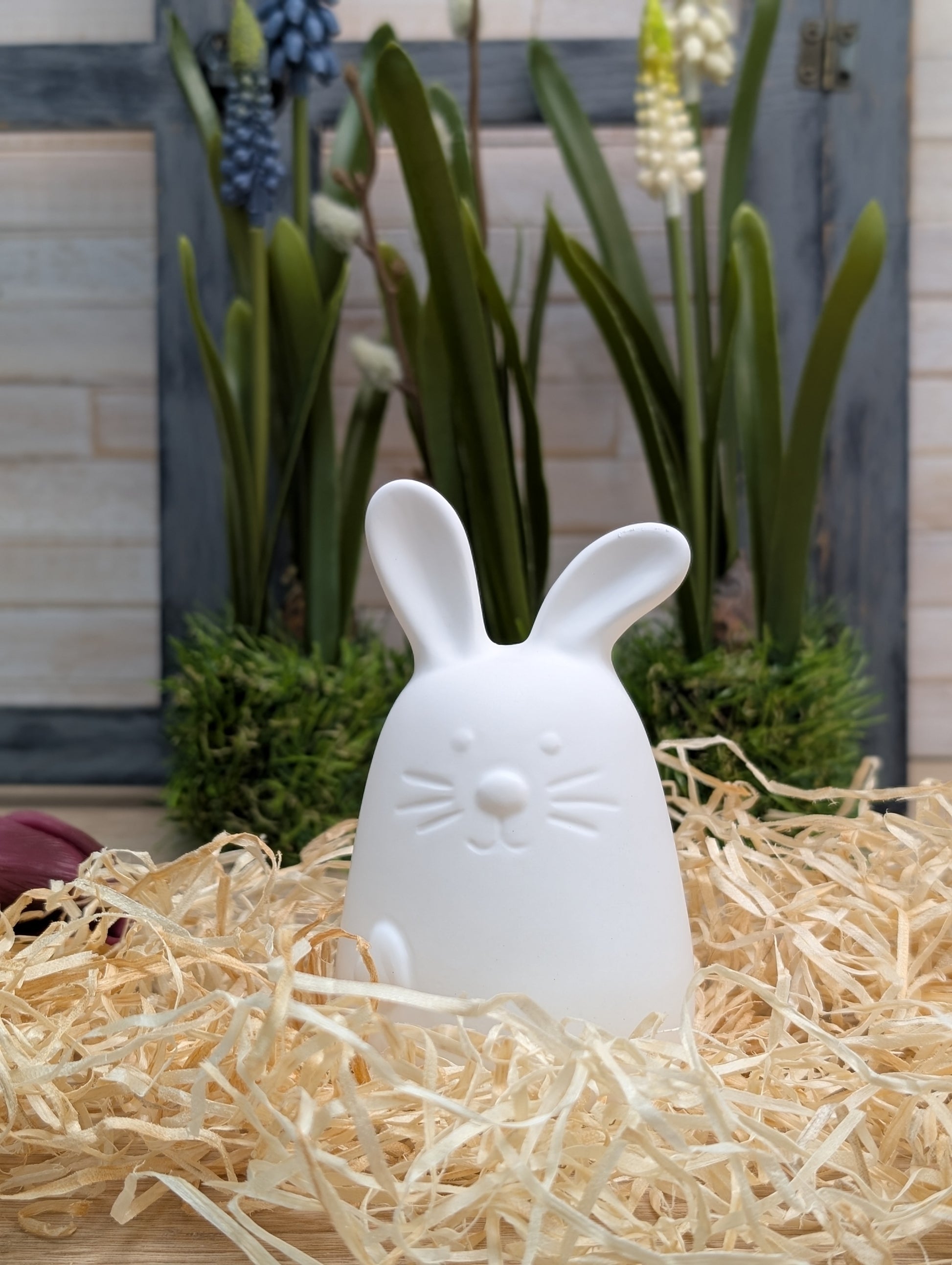 Schlichter Osterhase als Osterdekoration in Weiß, 10 cm groß