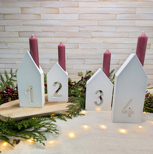 Adventskranz „Häuserzauber“ – 4er-Set aus Gießkeramik mit Zahlen 1–4