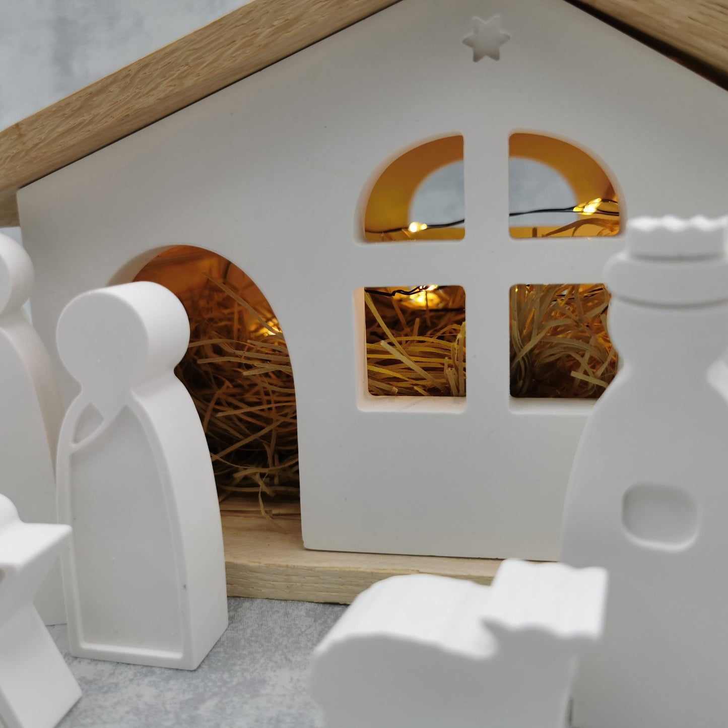 Weihnachtskrippe - skandiZauber - große Krippe mit Stall und vielen Figuren